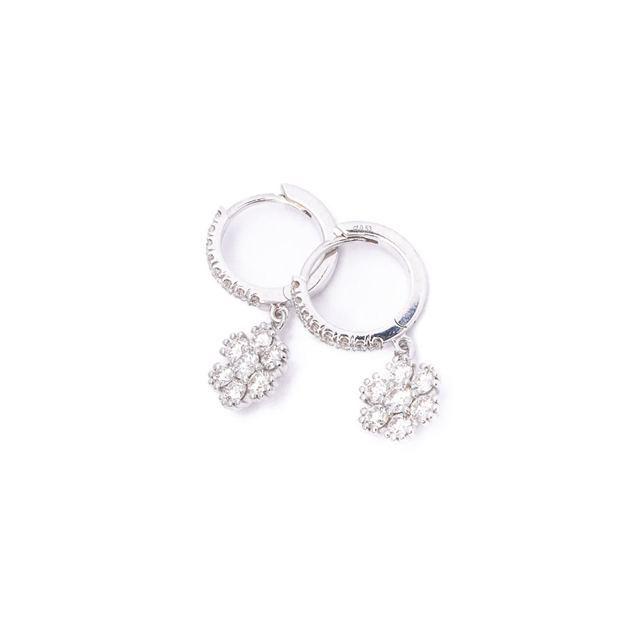 Aretes en Oro blanco con diamantes en forma de flor