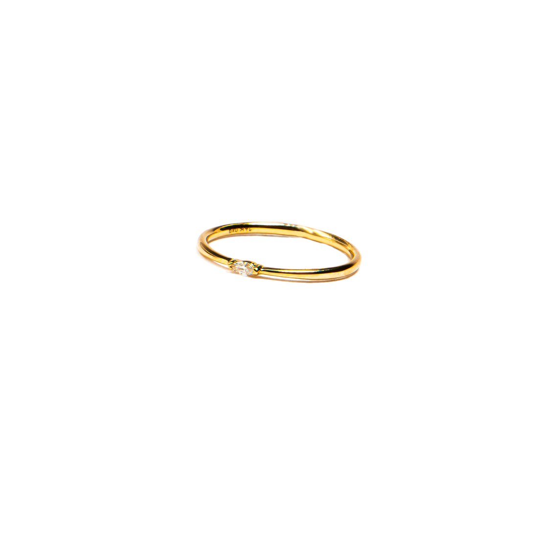 Anillo de diamante en oro amarillo de 14K, vista frontal