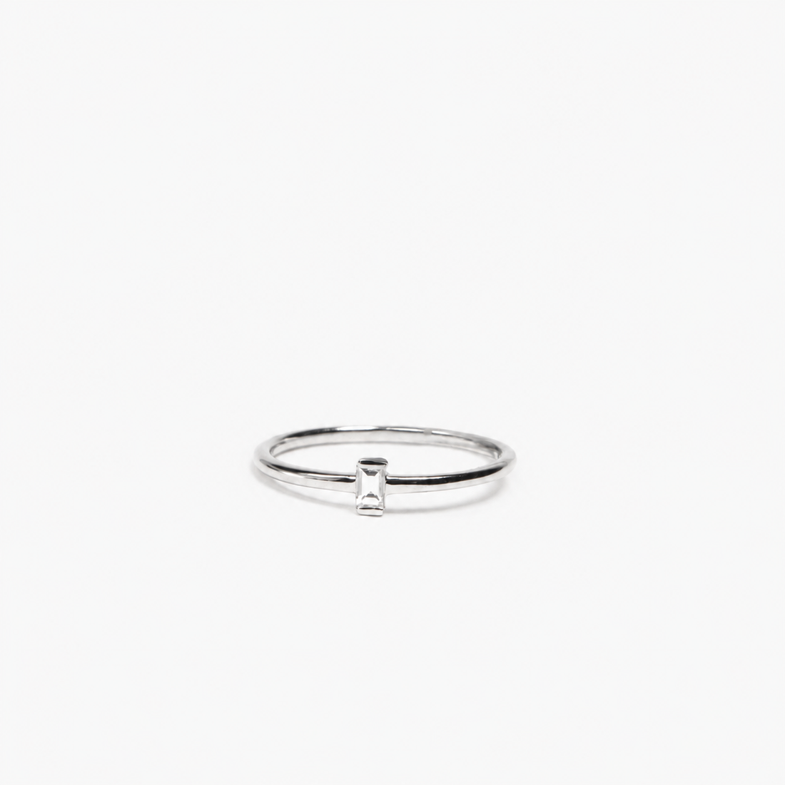 Anillo de Diamante Talla Baguette en Oro Blanco de 14K