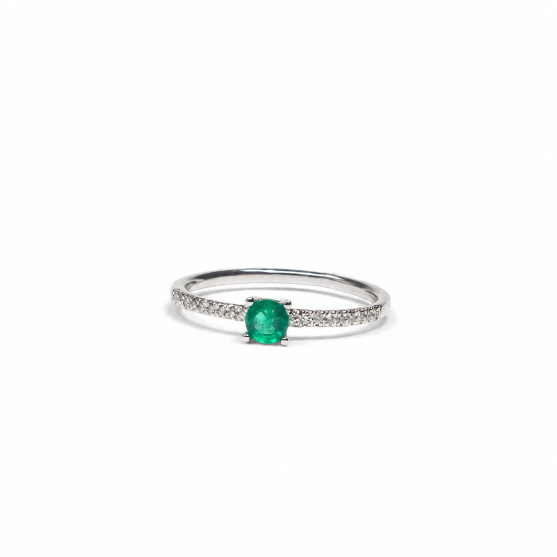 Anillo de Esmeralda y Diamantes en Oro Blanco de 14K