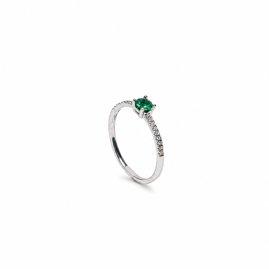 Anillo de Esmeralda y Diamantes en Oro Blanco de 14K