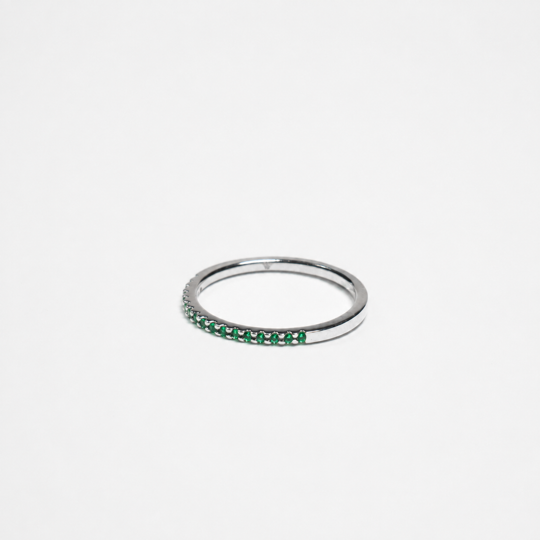 Anillo de Esmeraldas en Oro Blanco de 14K