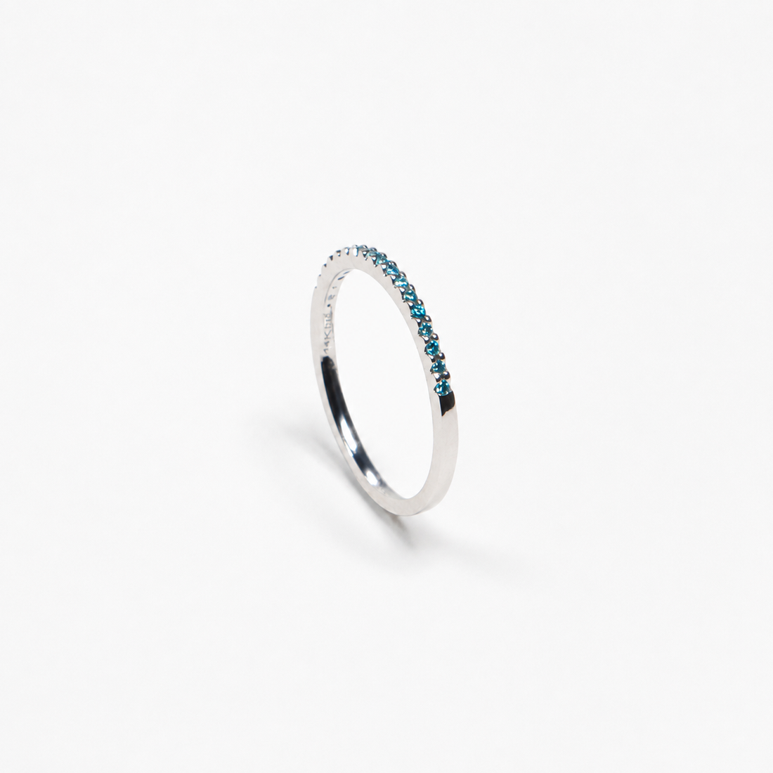 Anillo de Topacios Azules en Oro Blanco de 14K