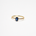 Anillo de Zafiro Azul y Diamantes en Oro Amarillo de 14K, vista alternativa