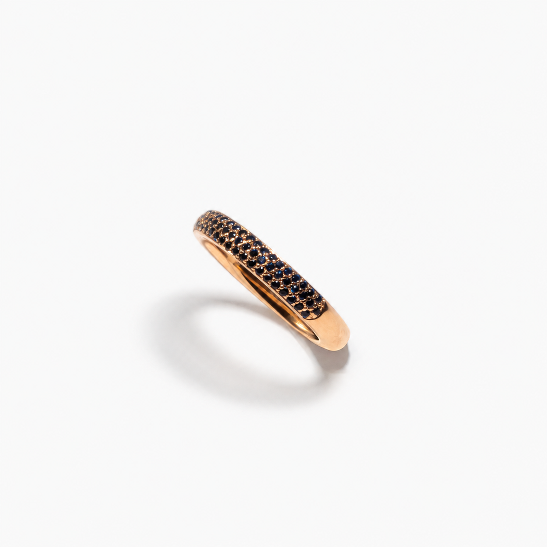 Anillo de Zafiros en Oro Rosa de 14K