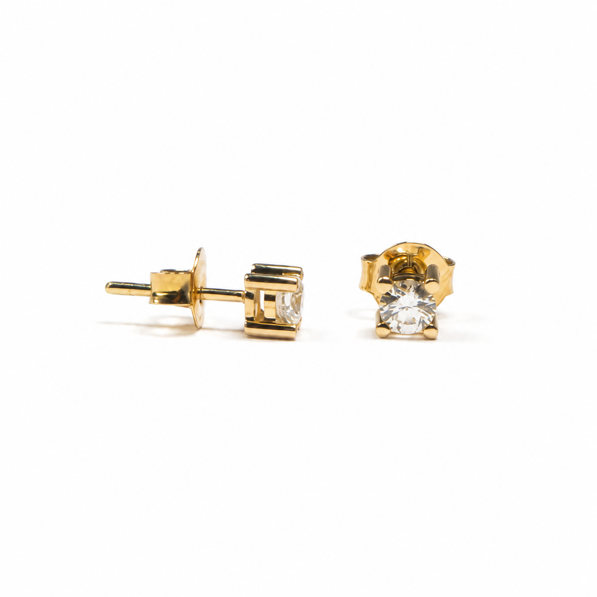 Aretes de Diamantes en Oro Amarillo de 14K, vista alternativa