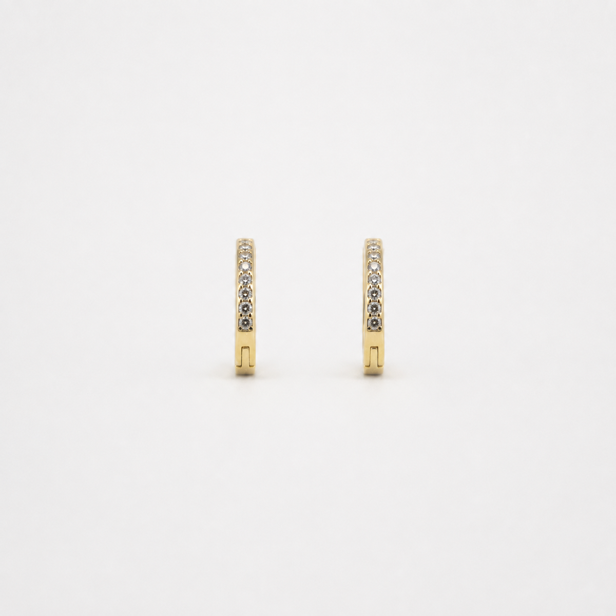 Aretes de Diamantes en Oro Amarillo de 14K, vista alternativa