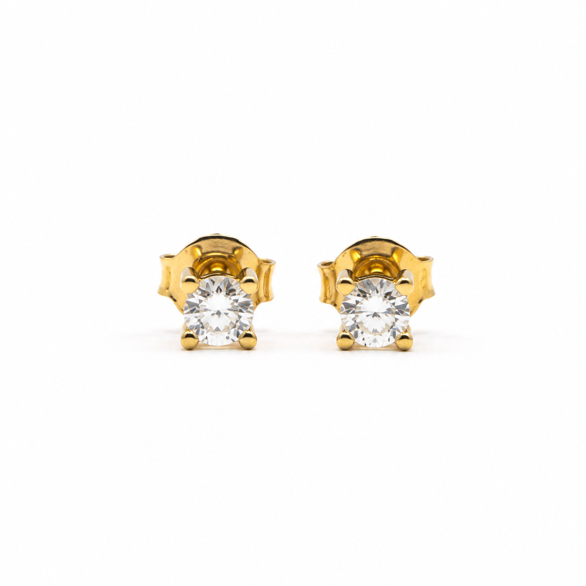 Aretes de Diamantes en Oro Amarillo de 14K