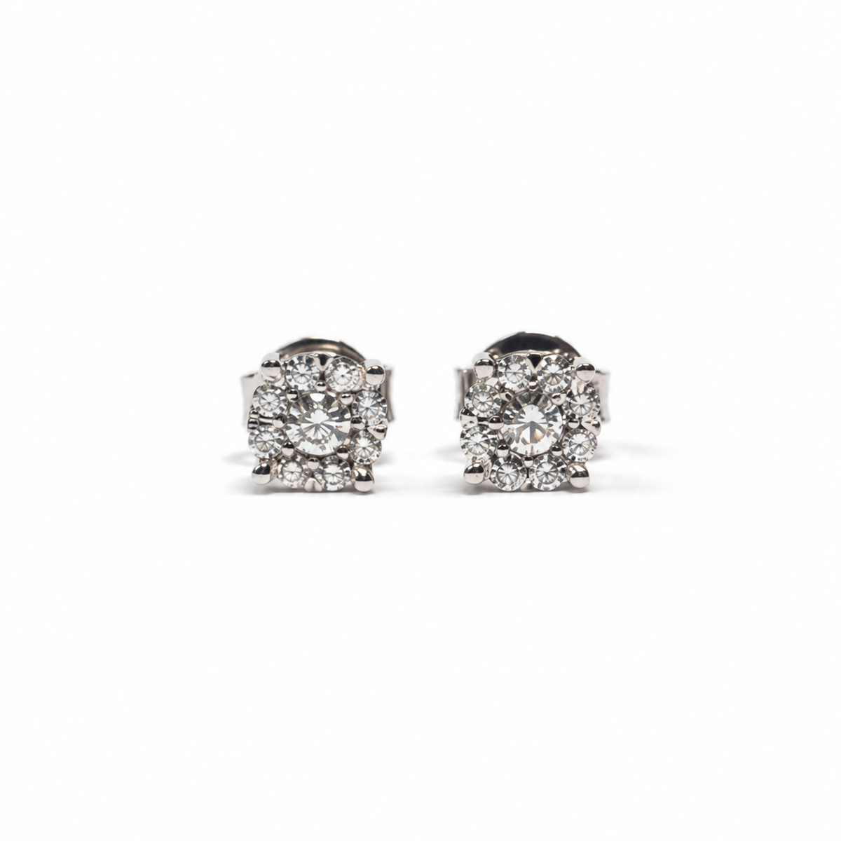 Aretes de Diamantes en Oro Blanco de 14K