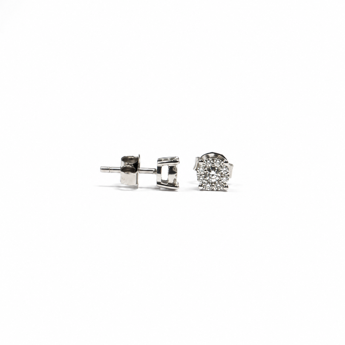 Aretes de Diamantes en Oro Blanco de 14K