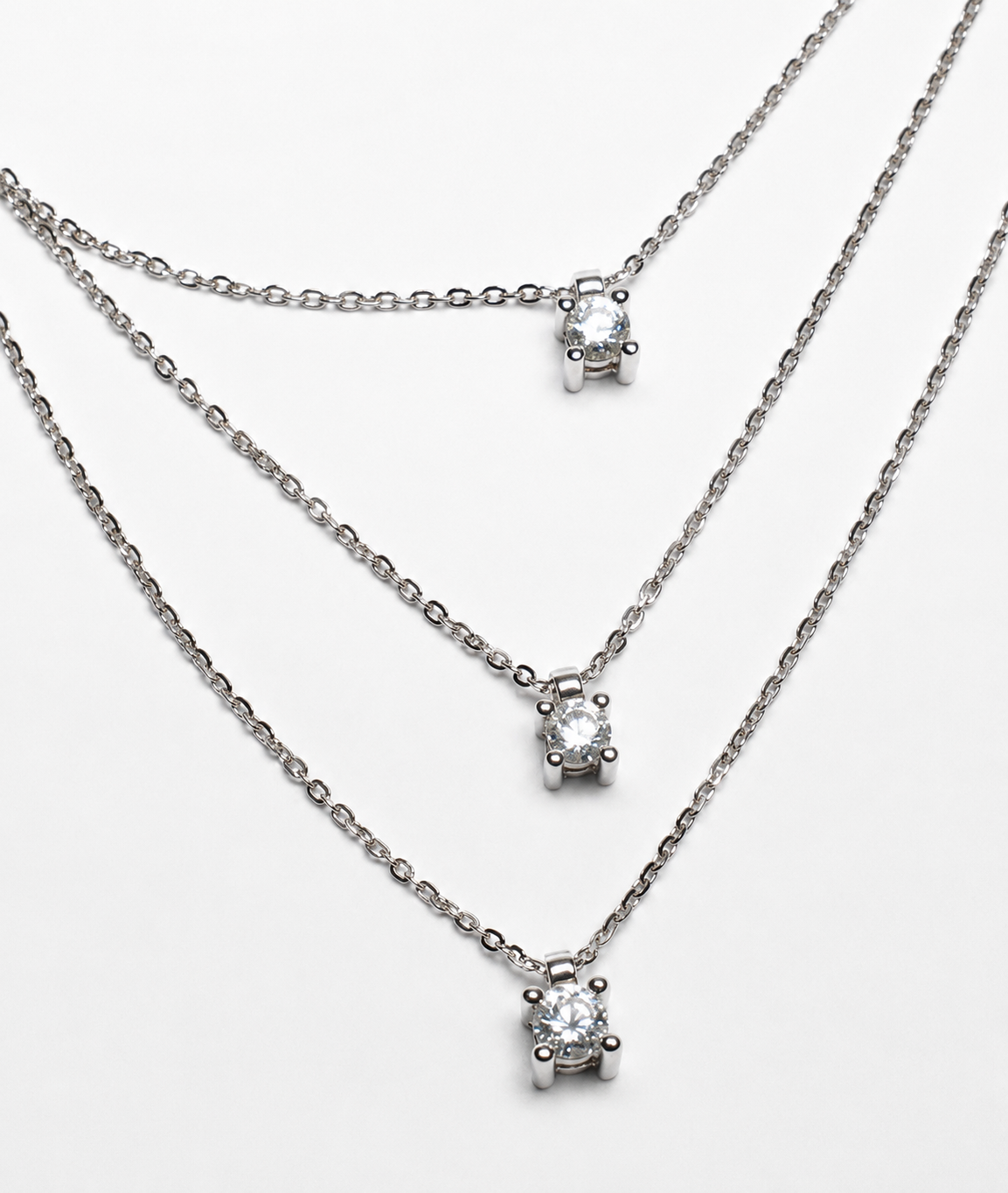 Collar con Dije de Diamantes en Oro Blanco de 14K