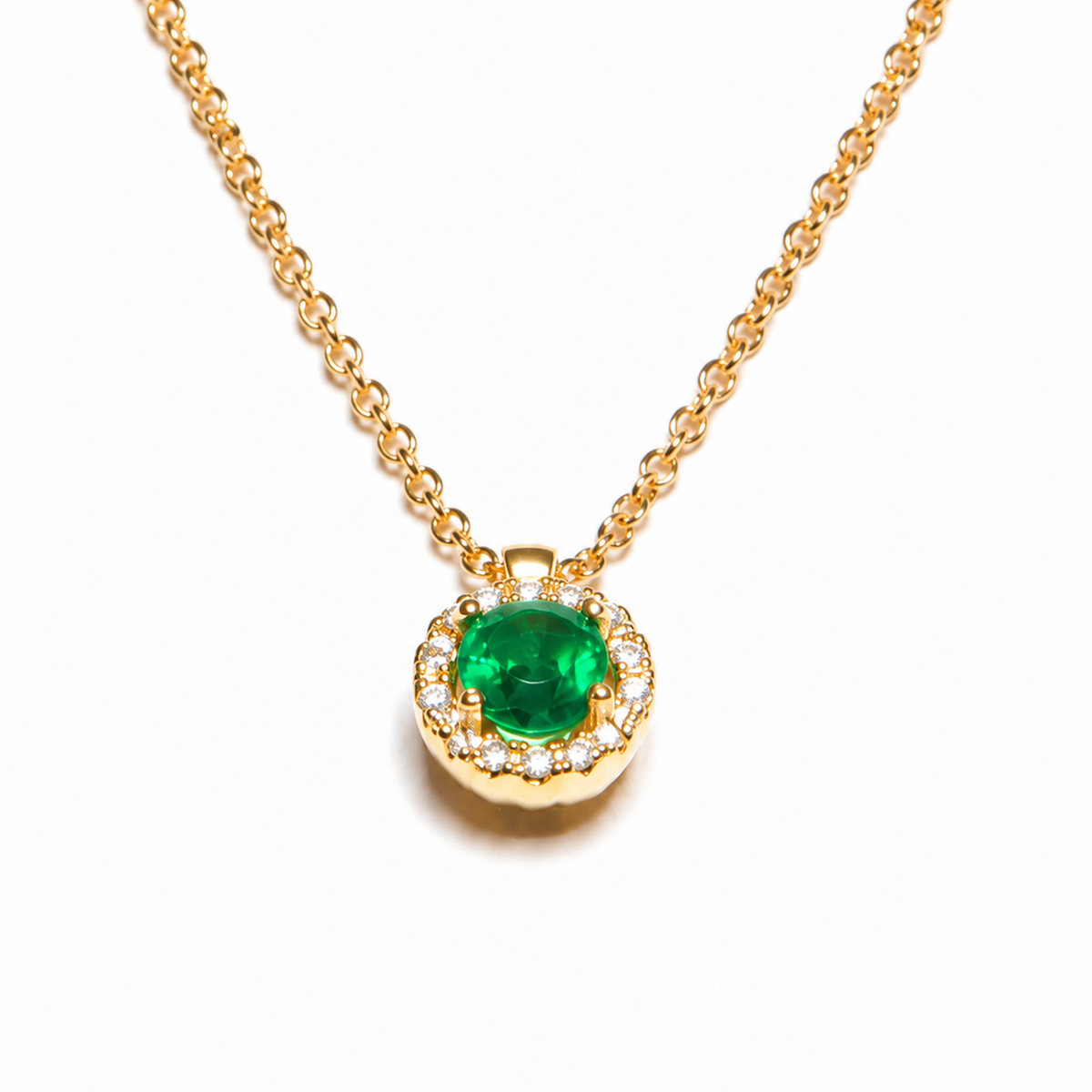 Collar con Dije de Esmeralda y Diamantes en Oro Amarillo de 14K, vista alternativa