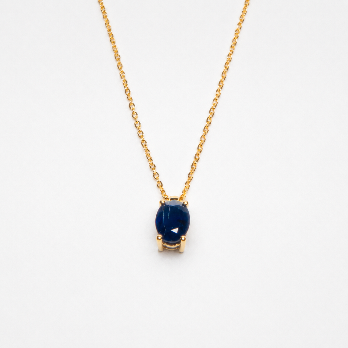 Collar con Dije de Zafiro en Oro Amarillo de 14K